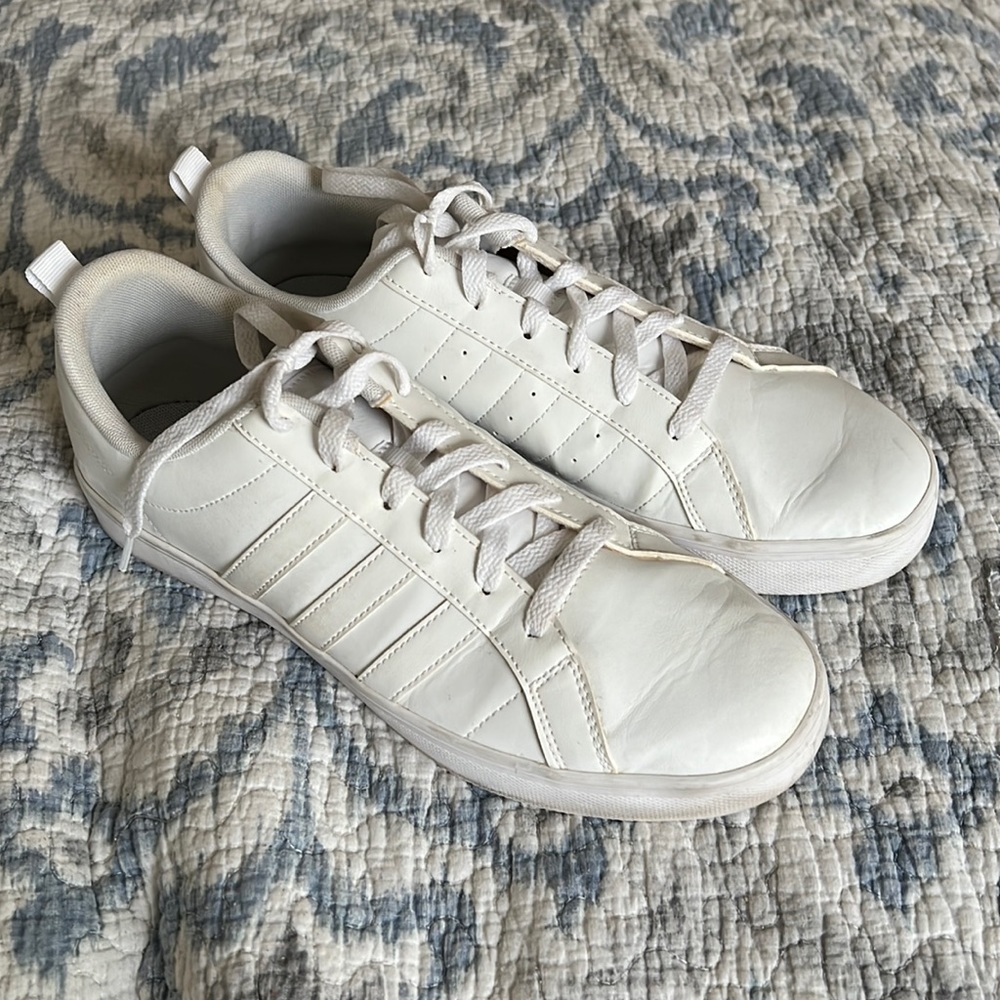 ☀️☀️☀️Leather Adidas women size 9.5 EUC